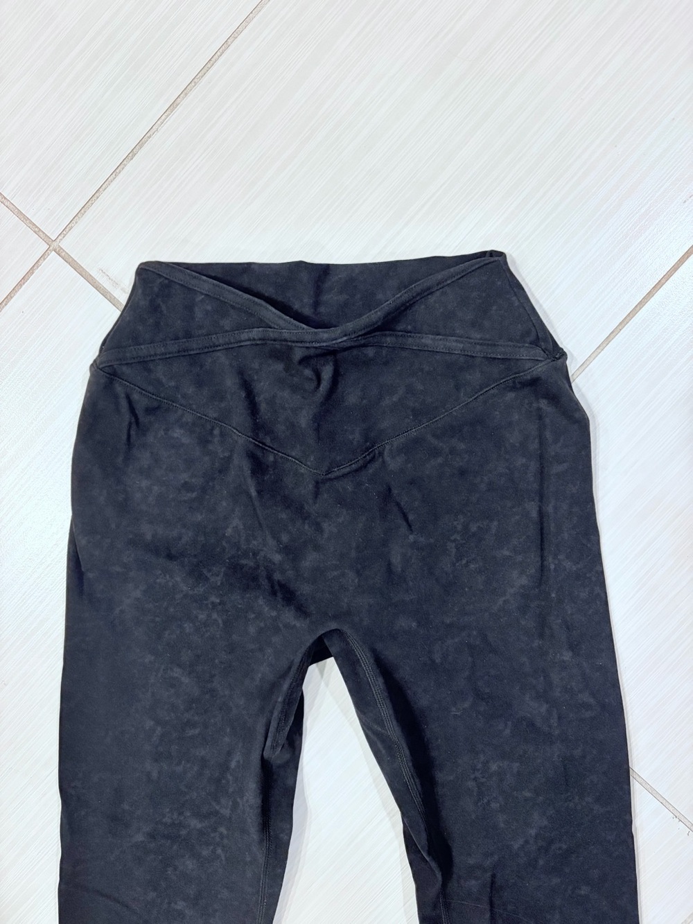 NWOT BuffBunny Girlfriend Leggings in Black-Grey Acid Wash -High-Waist V-Cut